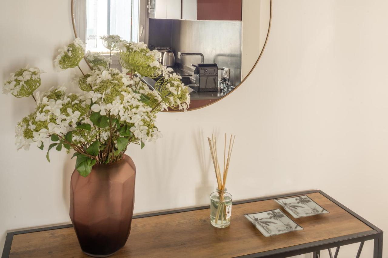 Sant'Aponal Cozy Apartment With Balcony R&R Venesia Bagian luar foto