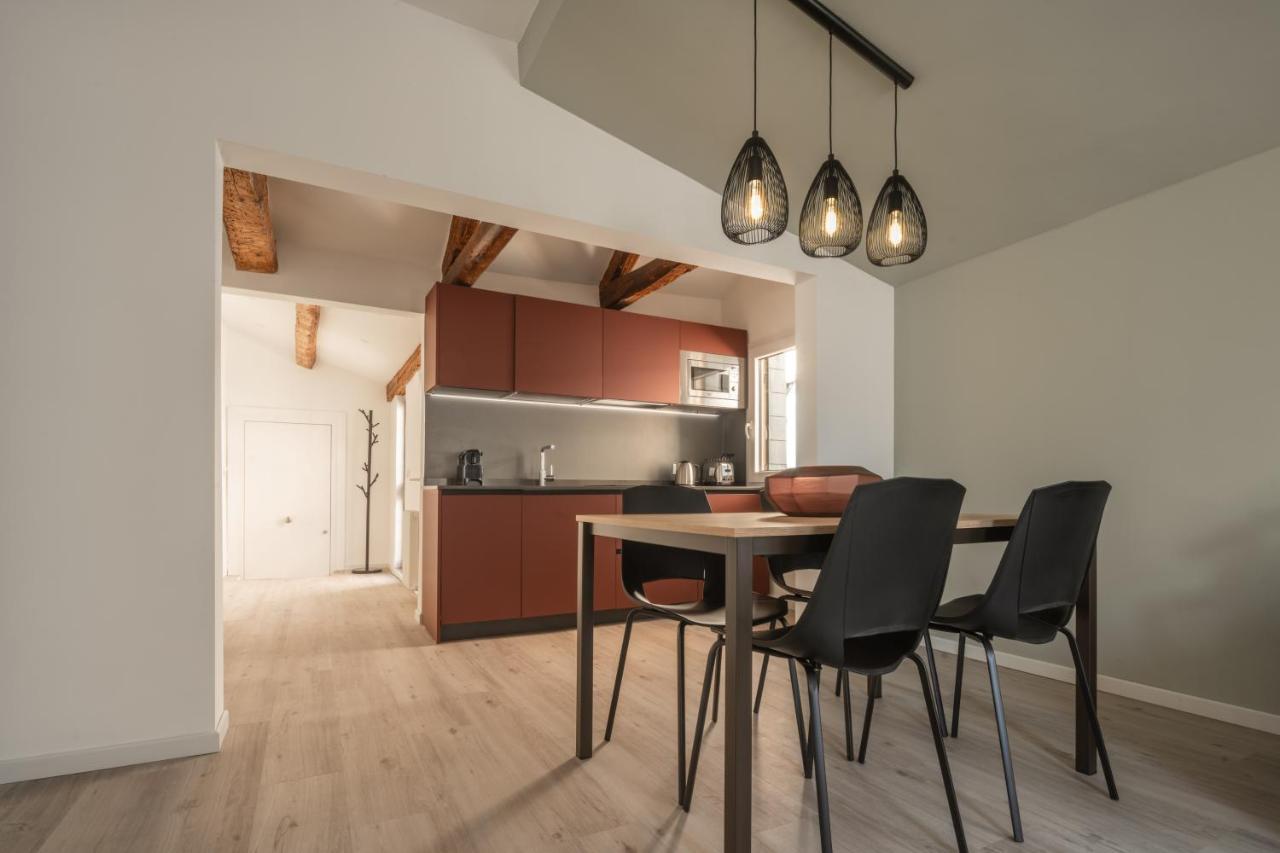 Sant'Aponal Cozy Apartment With Balcony R&R Venesia Bagian luar foto